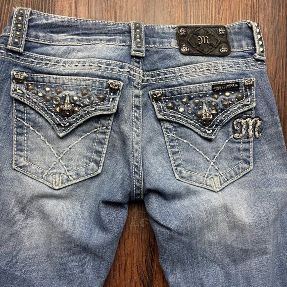 Miss Me Straight Jeans Studded Rhinestones Distressed Light Wash Women’s Size 26 - Picture 4 of 12